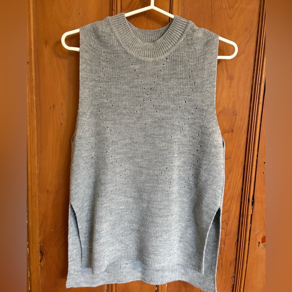 KOTN sz. Maadi Small Merino Wool grey pullover vest